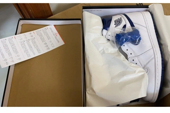 Cheap Husky Metallic 555088-106 AIR Jordan Retro 1 Navy (2016) 555088-106 1218